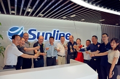 以点到面强力辐射 J9集团国际科技上海平台运营中心今日挂牌成立